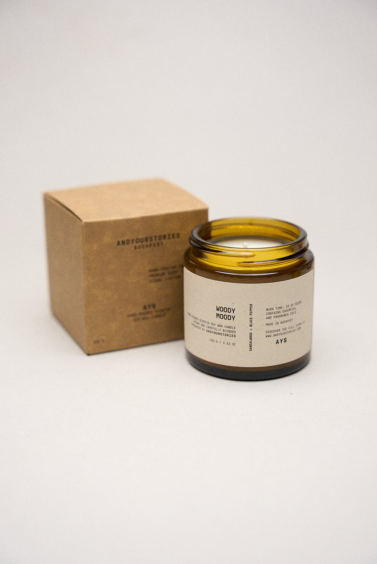 Vela Aromática Woody Moody, Aroma Amaderado y Especiado - 20/25 Horas